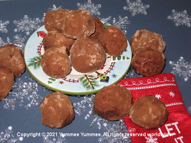 Let the kids help you make these cookies. It's almost never too soon to learn to cook & bake.