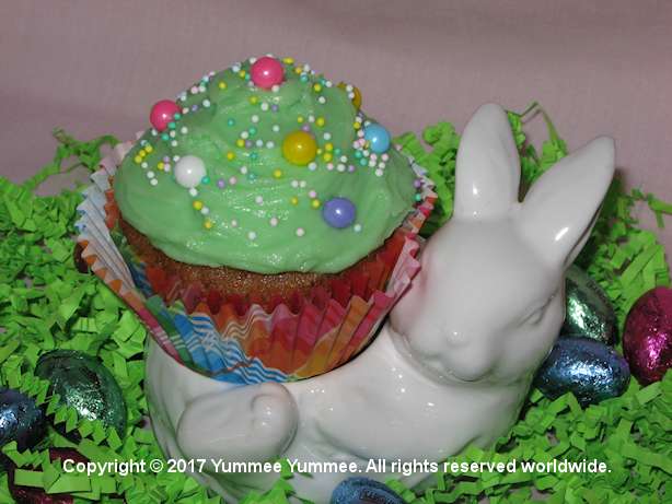 Turn a simple bunny tea light into a centerpiece. Use our Carrot Cake recipe with Muffins & Coffee Cakes mix.
