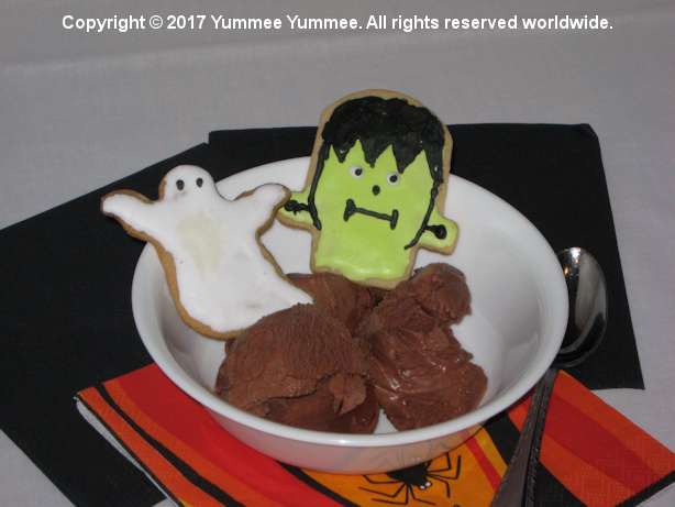 Cookies and Chocolate Ice Cream - a perfect treat. Cookies and Chocolate Ice Cream - a perfect treat.