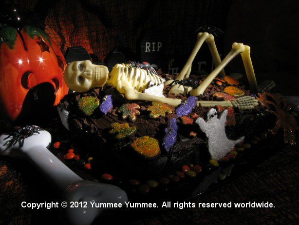 Ghostly lights set the party mood! Ghostly lights set the party mood!