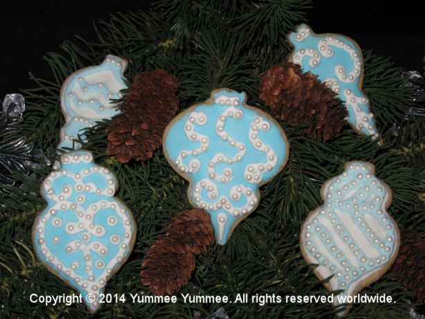 Decorate your cookies as simple or as elegant as you like. Careful, it's tempting to eat a few while decorating. So, make extra cookies to eat! Decorate your cookies as simple or as elegant as you like. Careful, it's tempting to eat a few while decorating. So, make extra cookies to eat!