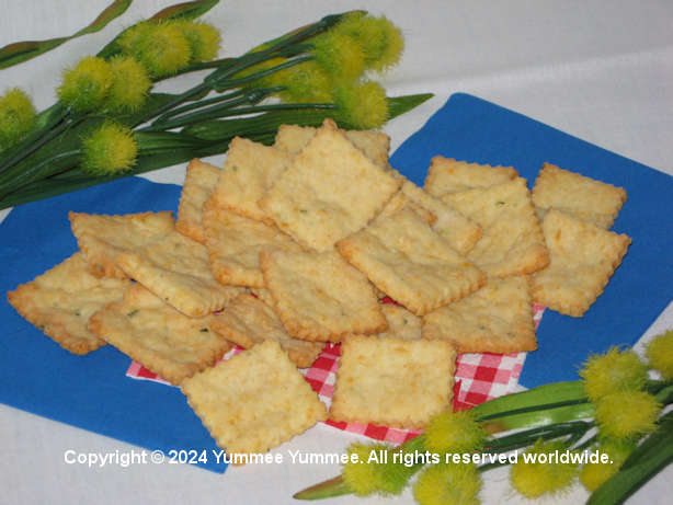 Chicken Flavored Chickees Crackers are a Yummee Yummee favorite.