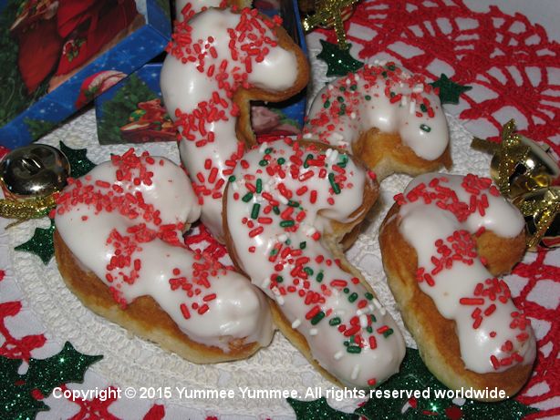 Candy Cane Donuts - Christmas morning never tasted so sweet. Candy Cane Donuts - Christmas morning never tasted so sweet.