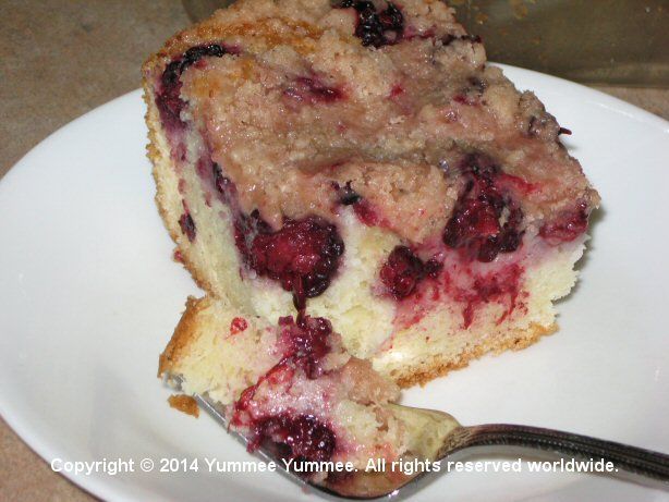 Blackberry Buckle is gluten-free good! Make with fresh blackberries or your favorite fruit.